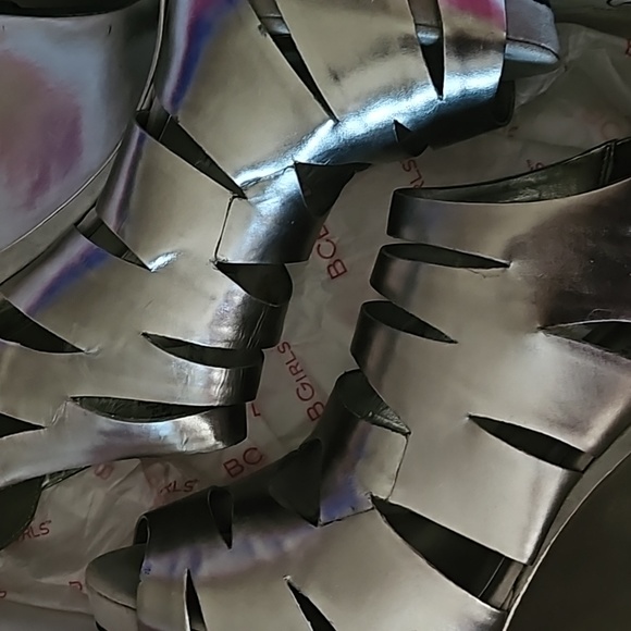 BCBGGirls wedge in 10M Pewter/Moonstone smooth met/suede - Picture 13 of 13